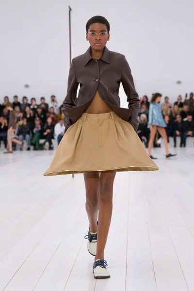 Look 19